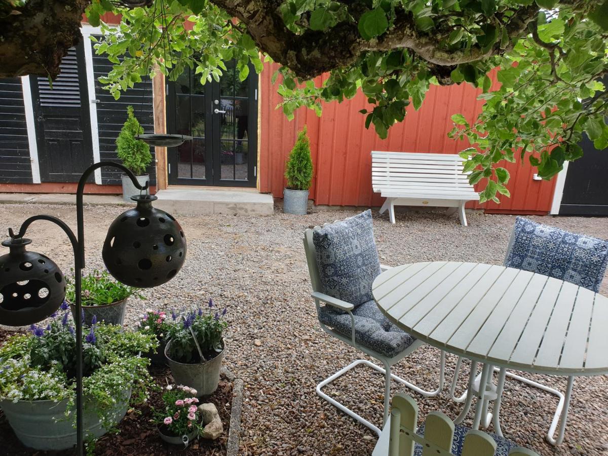 Gardshus Med Spabad Utomhus Vadstena Buitenkant foto